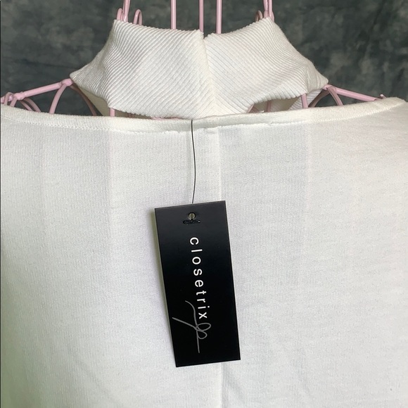 Closetrix cream sweater 2X-3X - Picture 2 of 4